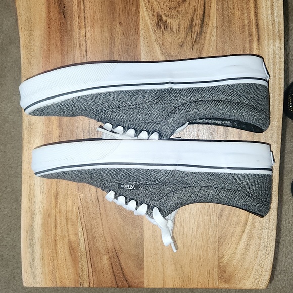 Vans Low Top Gray Canvas Sneakers Size 8 Women/6.5 Men - Picture 4 of 7
